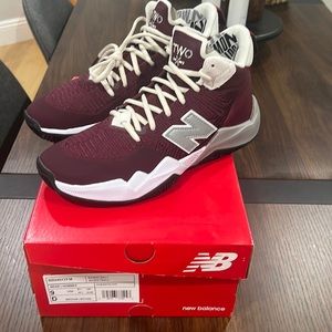 Brand new New Balance 2-Wxy “Family Ties” Dejounte Murray Size 9